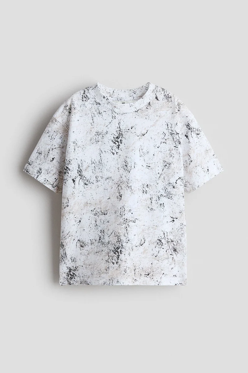 اتش اند ام تي-شيرت بطبعة وقصة واسعة